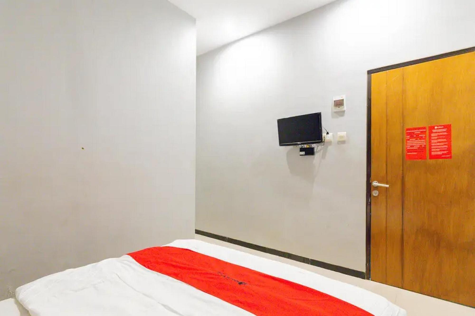 Reddoorz @ Manukan Surabaia Exterior foto