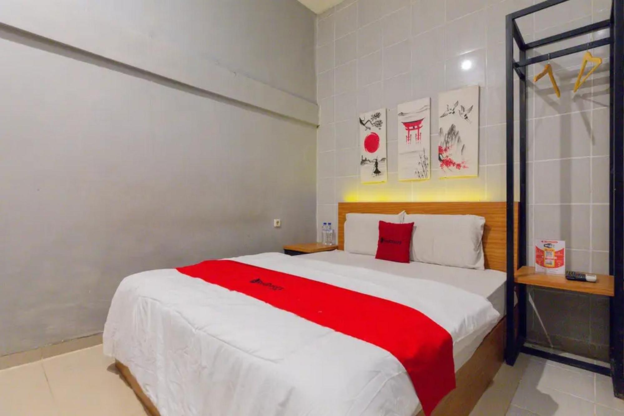 Reddoorz @ Manukan Surabaia Exterior foto