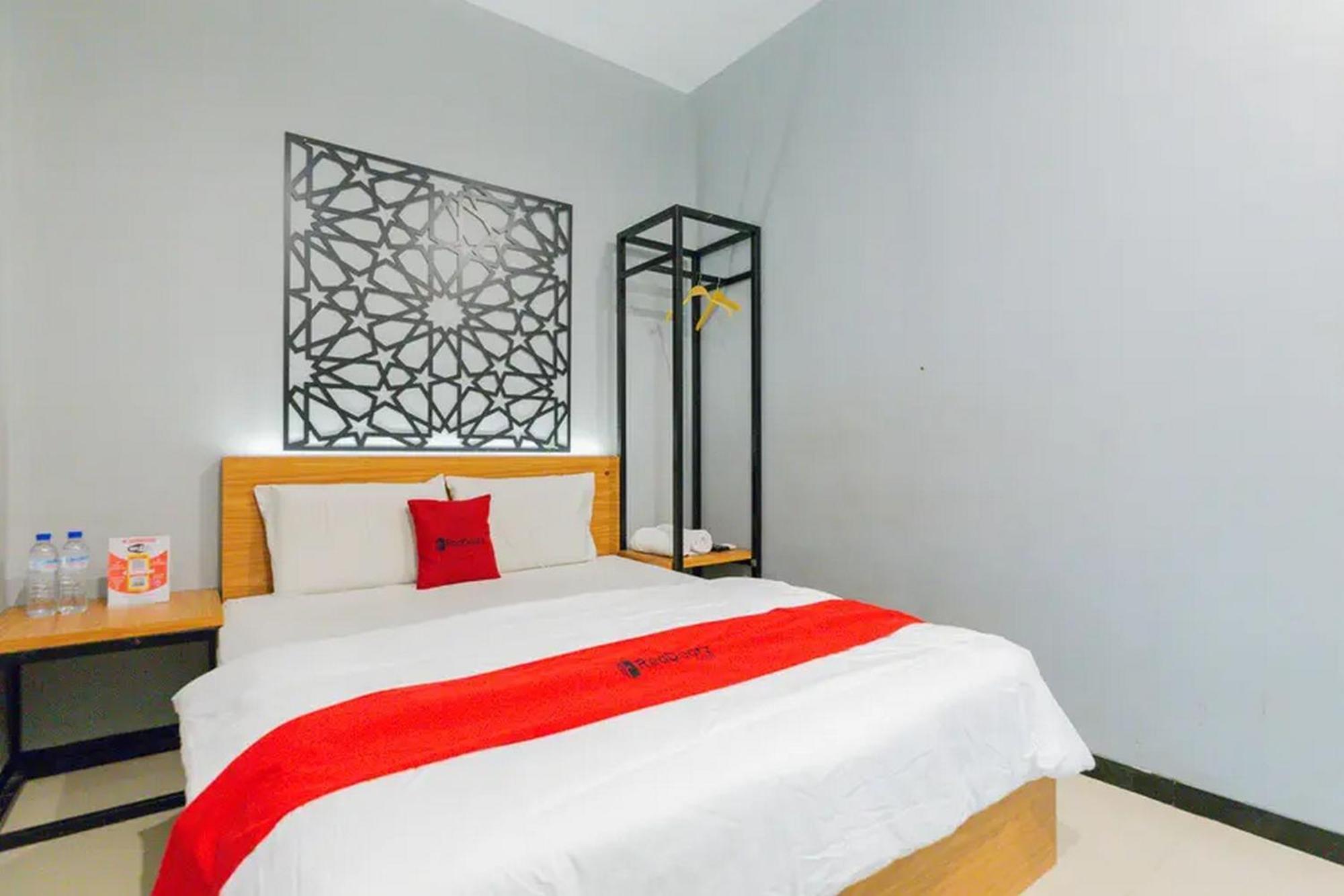 Reddoorz @ Manukan Surabaia Exterior foto