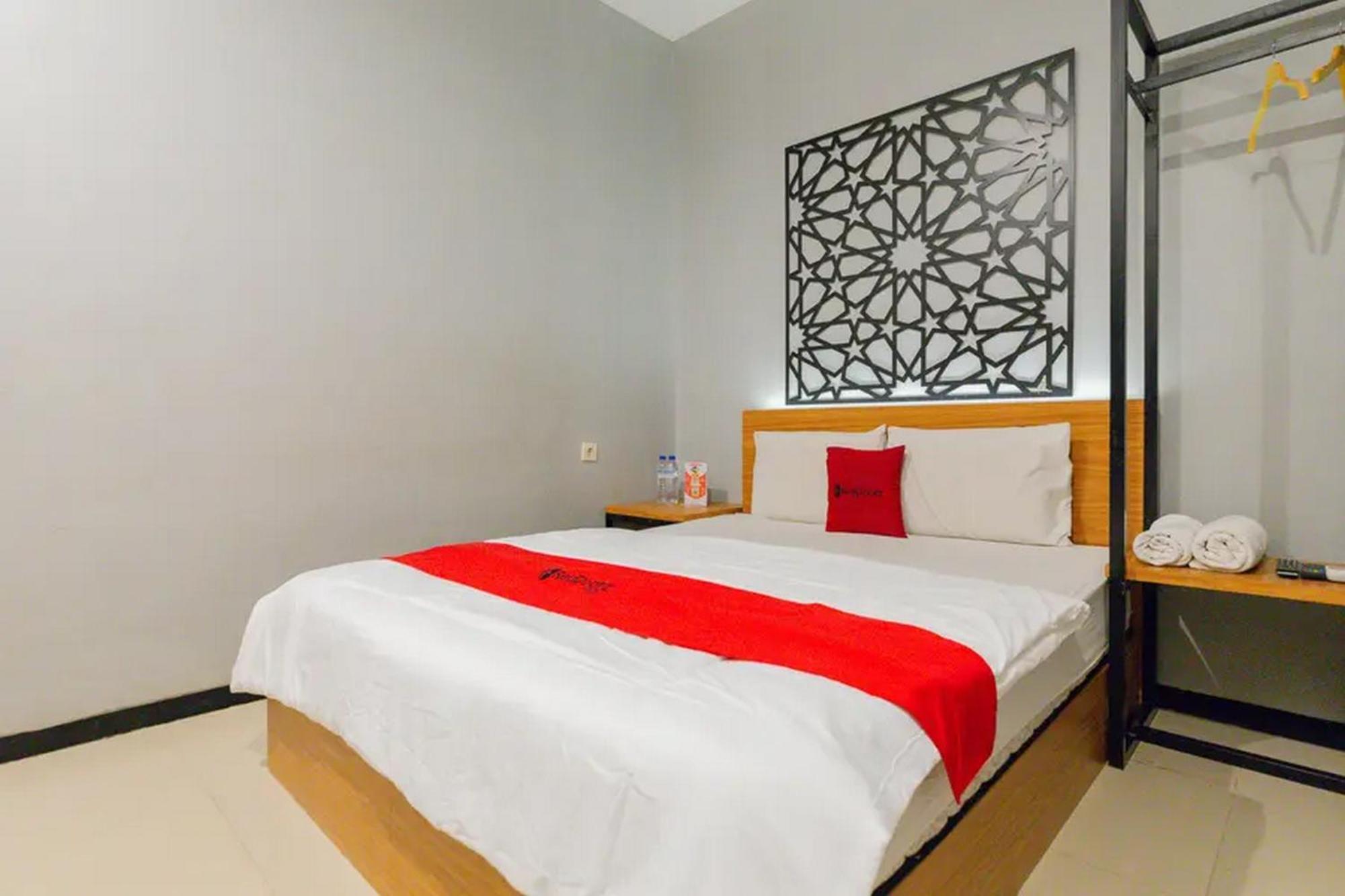 Reddoorz @ Manukan Surabaia Exterior foto