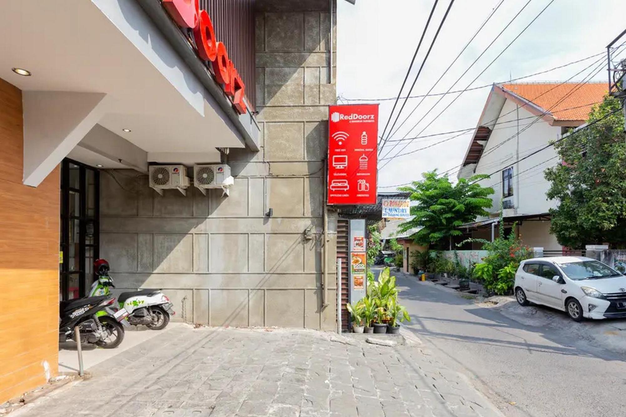 Reddoorz @ Manukan Surabaia Exterior foto