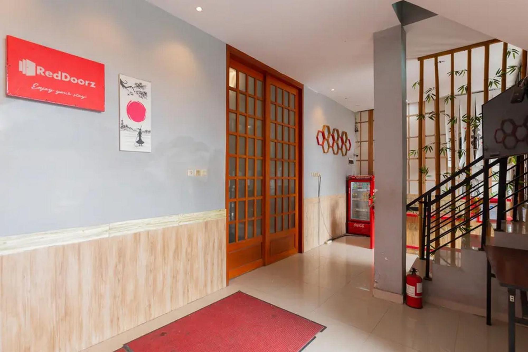 Reddoorz @ Manukan Surabaia Exterior foto