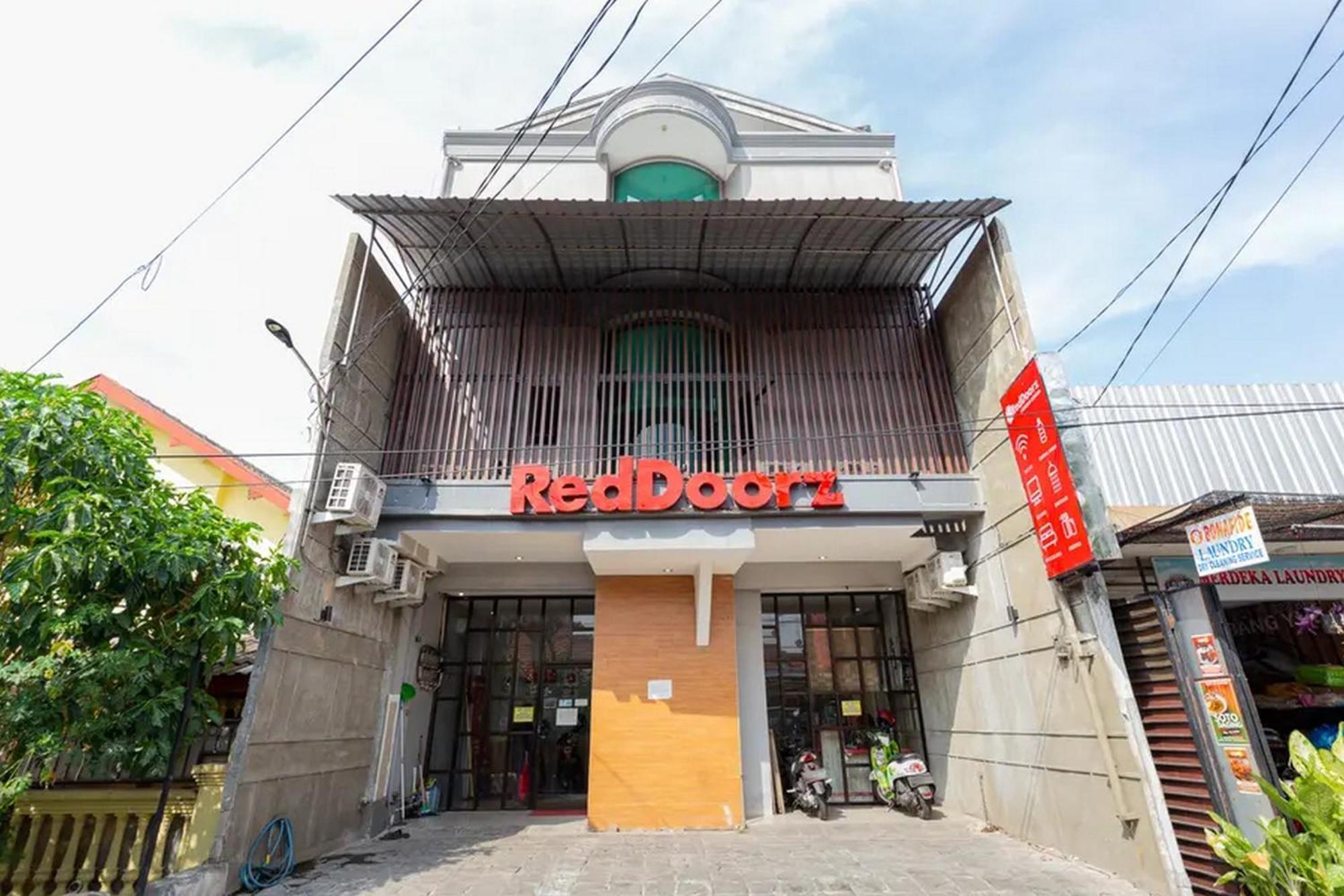 Reddoorz @ Manukan Surabaia Exterior foto