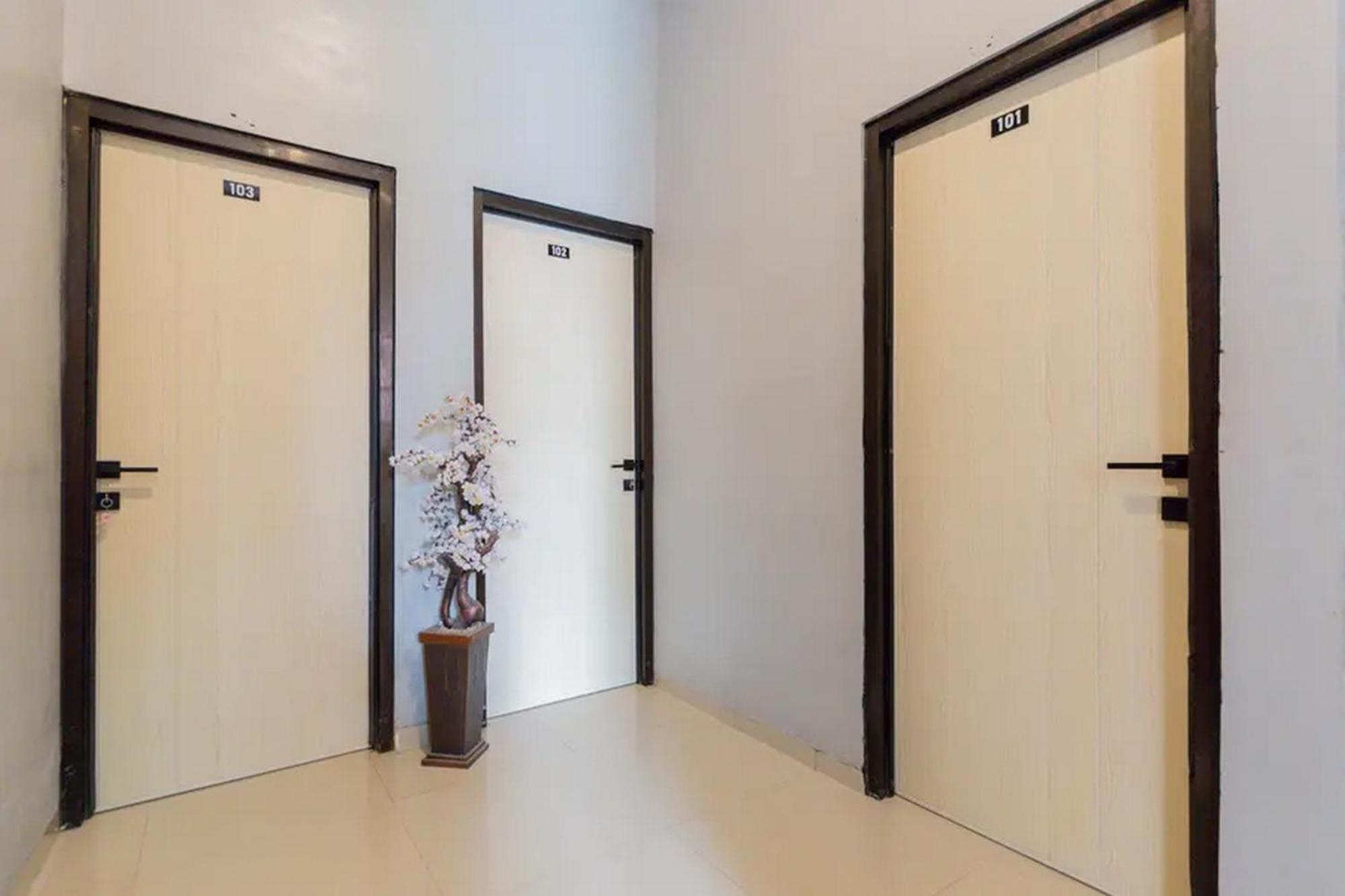 Reddoorz @ Manukan Surabaia Exterior foto